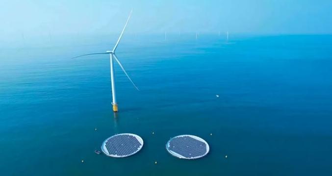 中国启动了世界上第一个从风能和太阳能中提取能量的混合海上发电厂